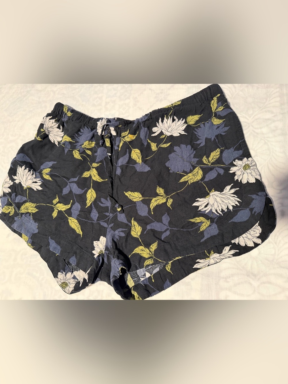 RVCA Navy Floral Print women Shorts with White & Olive Accents size XL